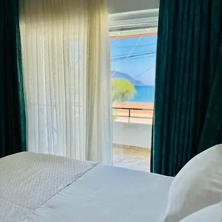 Ceneviz Hotel